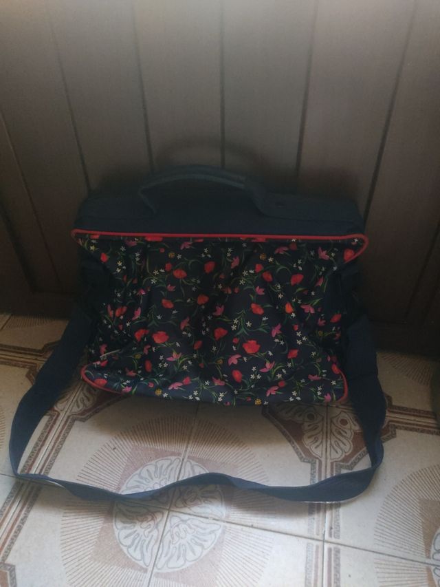 Bolso escolar estampado floral