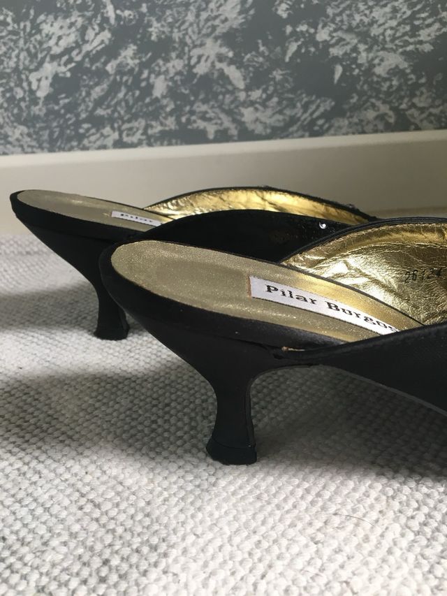 Zapatos destalonados Pilar Burgos negros