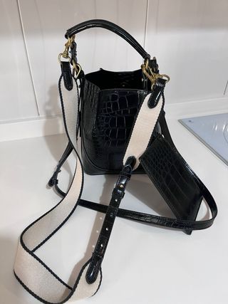 Bolso bombonera Zara efecto piel cocodrilo negro