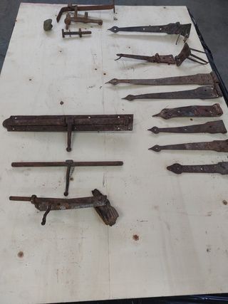 Herrajes antiguos para puertas