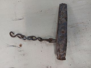 Herrajes antiguos para puertas