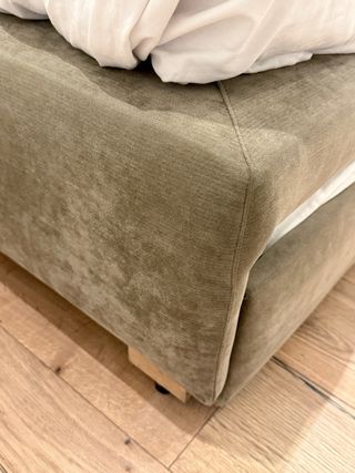 Cama nido de terciopelo