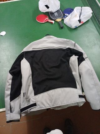 Chaqueta de moto 2xl (No es muy grande!)