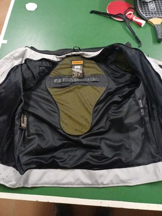 Chaqueta de moto 2xl (No es muy grande!)