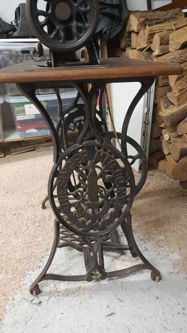 Máquina de coser Singer antigua