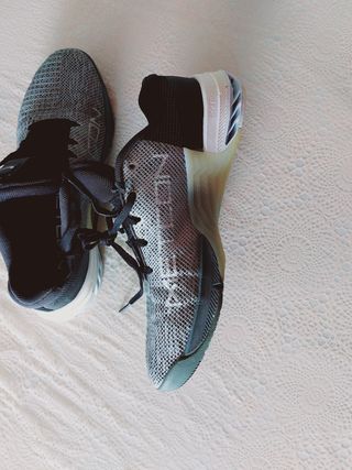 Zapatillas Nike Metcon Negras y Grises