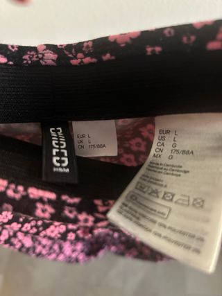 Falda H&M floral rosa y negra
