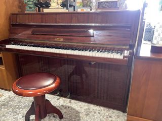 PIANO GEYER CON TABURETE