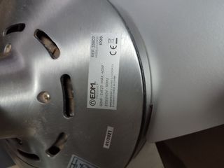 Ventilador de techo con lámpara y mando