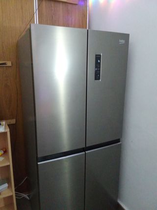 Nevera Beko 4 puertas casi nueva