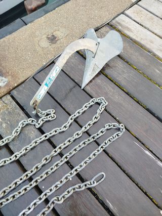 Ancla y cadena