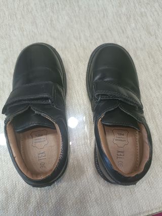 Zapatos colegiales negros talla 30