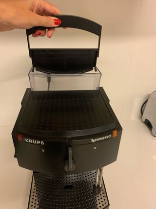 Cafetera Nespresso Krups 986, en perfecto estado! 