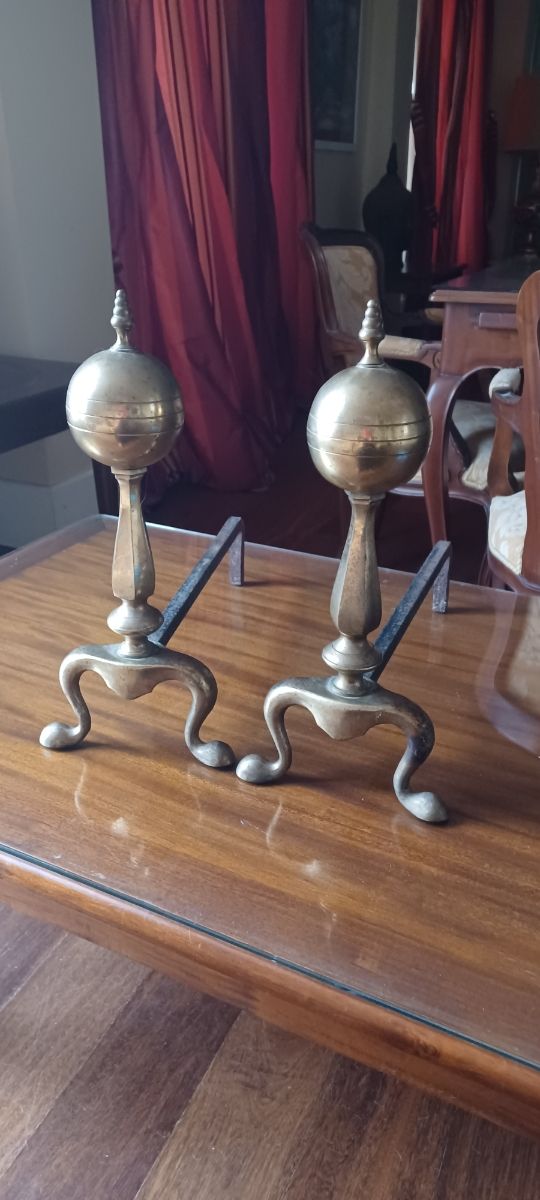 Morillos de chimenea dorados