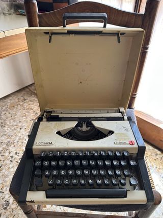 Máquina de escribir Olympia Traveller