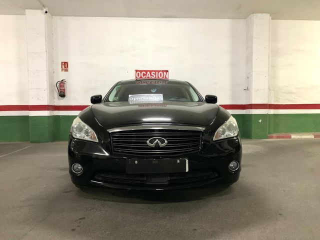 Infiniti M30 2011