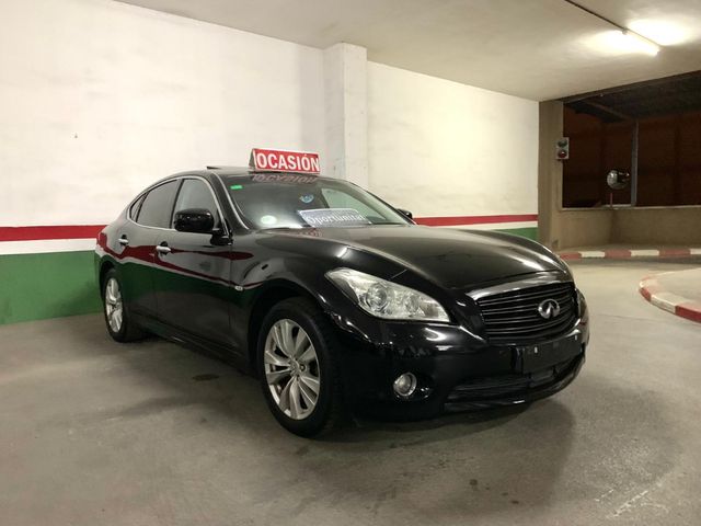 Infiniti M30 2011