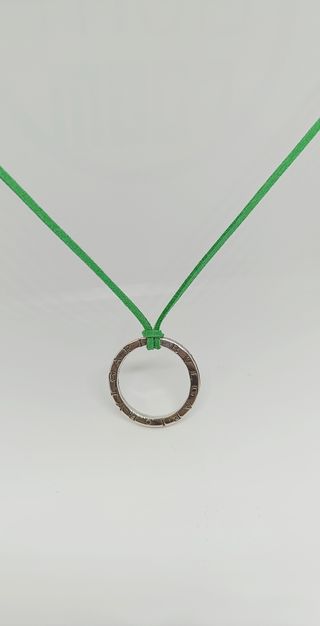 Collar Bvlgari Aro Plata y Cordón Verde