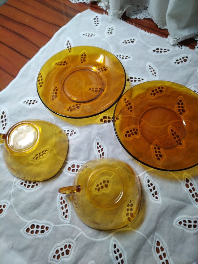 Set da colazione VERECO in vetro ambrato