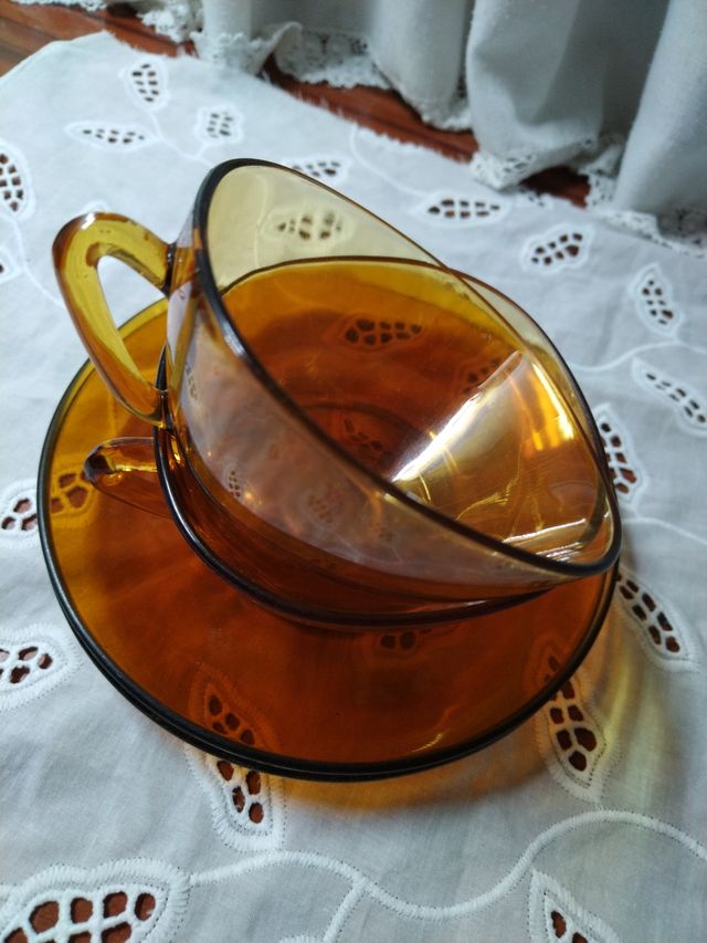 Set da colazione VERECO in vetro ambrato