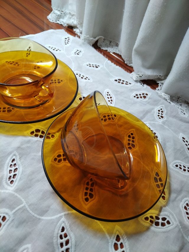 Set da colazione VERECO in vetro ambrato