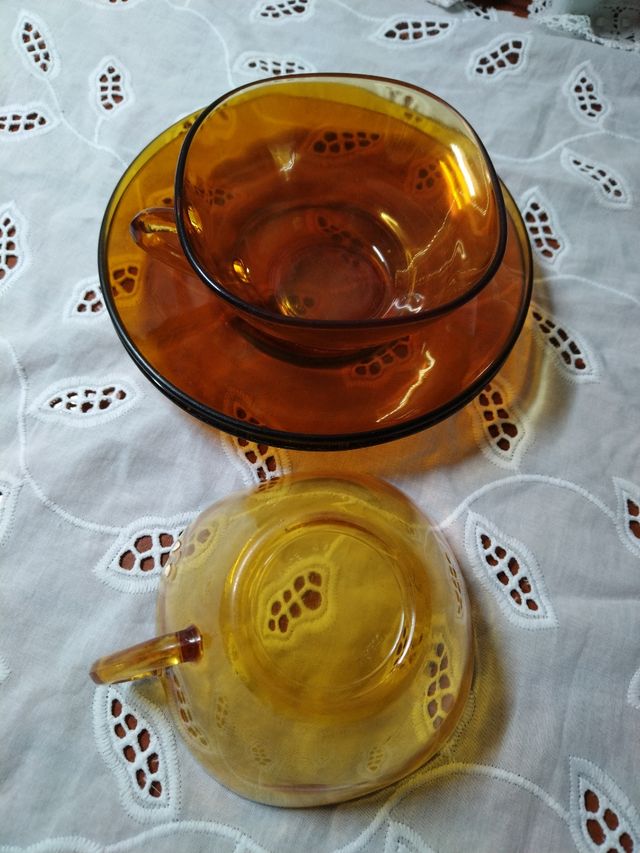 Set da colazione VERECO in vetro ambrato