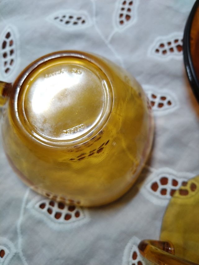 Set da colazione VERECO in vetro ambrato