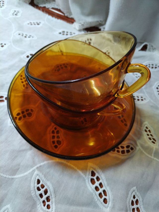 Set da colazione VERECO in vetro ambrato