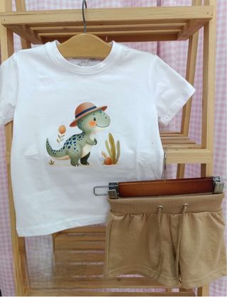 Conjunto niño camiseta dinosaurio y pantalón corto