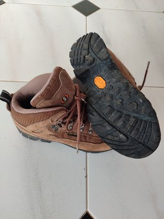Botas de trekking para niño talla 33