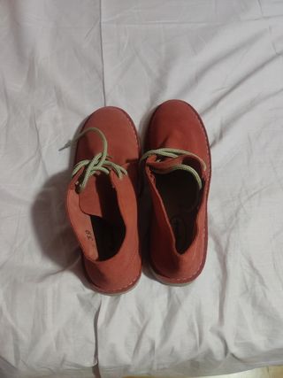 Botas de lona rojas talla 39