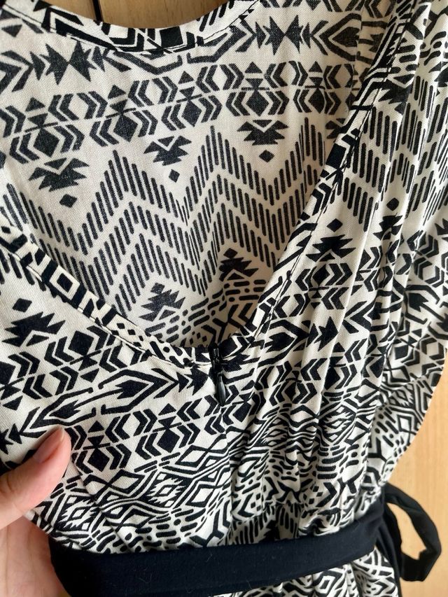 Mono corto étnico Stradivarius