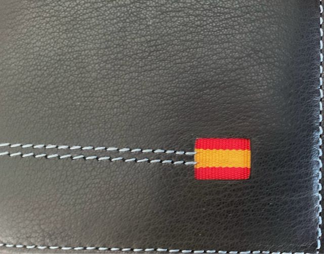 Cartera Negra con Bandera Española