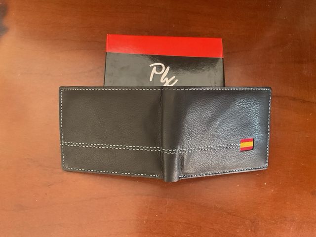 Cartera Negra con Bandera Española