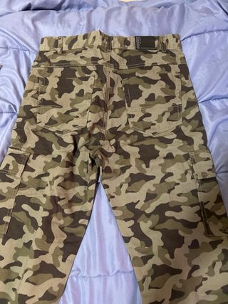Pantalones cargo camuflaje