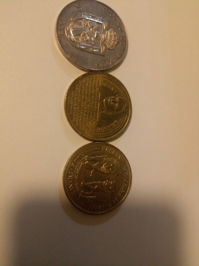 Lote 3 medallas: 1 plata, 2 doradas