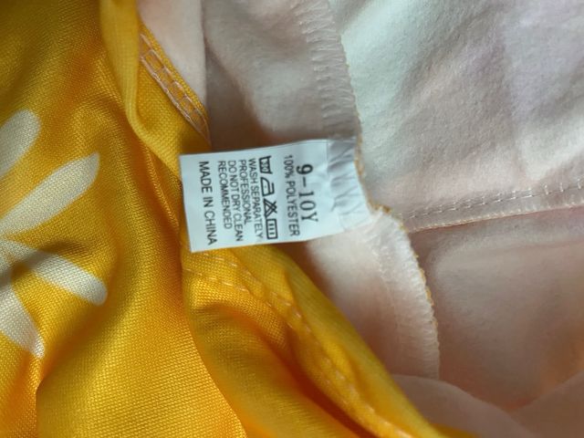 Sudadera Stich Amarilla y Azul.  9- 10 años