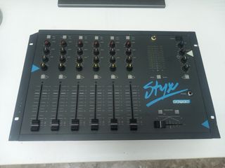 Mesa de mezclas Dateq Styx