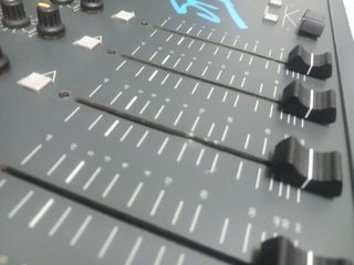 Mesa de mezclas Dateq Styx