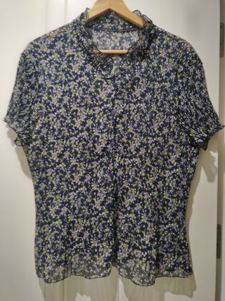 Blusa estampada floral manga corta