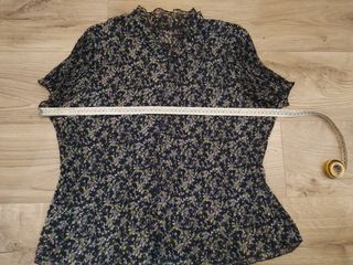 Blusa estampada floral manga corta