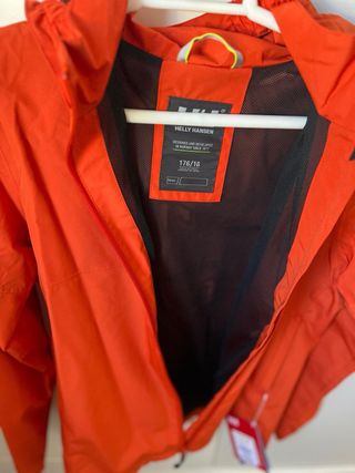 Abrigo Helly Hansen Naranja. Nuevo. 