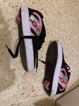 Zapatos con ruedas para niñas negros y rosas