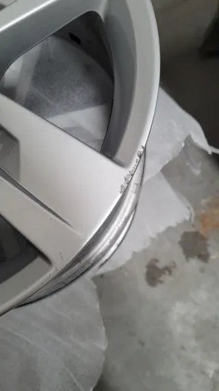 Llantas 17 Seat León FR 5x112 con dos picotazos