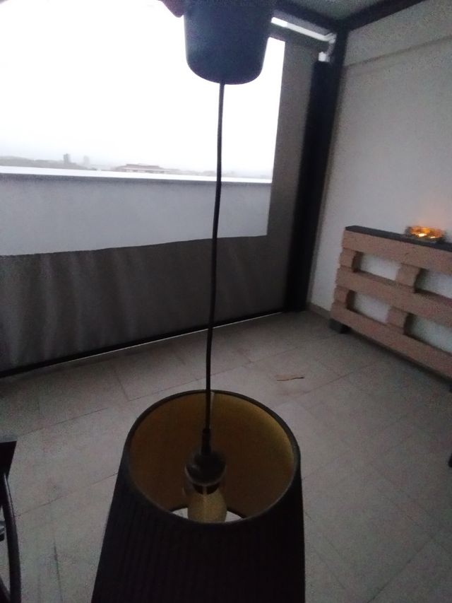 Lámpara de techo negra