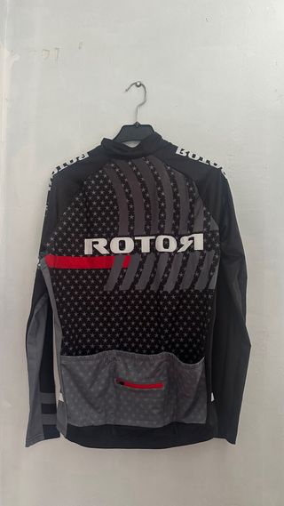 Maillot largo con estrellas