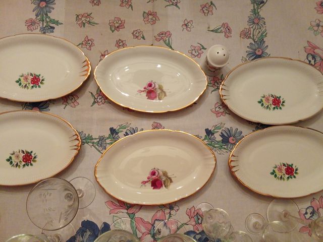 Juego de porcelana y copas