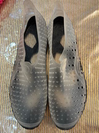Zapatillas de mar transparentes