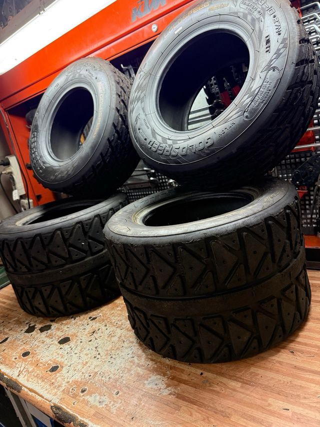 Juego completo neumáticos Goldspeed