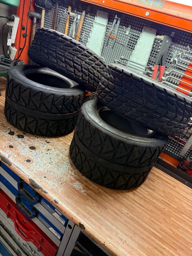 Juego completo neumáticos Goldspeed